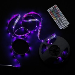 Tira Led Multicolor Rgb Con Mando Adhesiva Con 150 Leds 36 W 12 V, 850 Lumenes Luz Multicolor IP 20 5 Metros