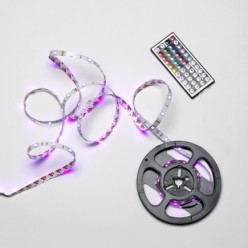 Tira Led Multicolor Rgb Con Mando Adhesiva Con 150 Leds 36 W 12 V, 850 Lumenes Luz Multicolor IP 20 5 Metros