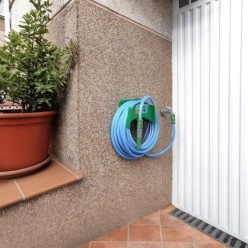 Soporte Para Mangueras De Jardín, Fijación a la  Pared, Realizado en Plastico