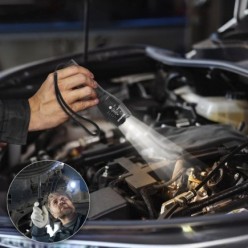 Linterna LED De Mano Aluminio A Pilas (3 AAA) 300 Lumenes 5 Watt, Con Zoom