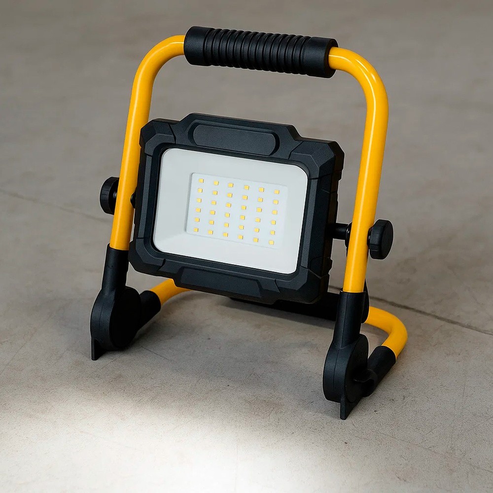 Foco Led Plano 30 Watt, Luz Blanca 4000º K IP 65 3300 Lumenes Con Asa de Transporte al por Mayor | Almacén de Ferretería