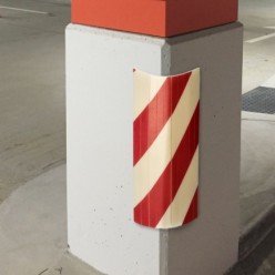 Protector Antiroces Cochera Adhesivo Flexible 30x20 cm,